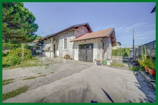 casa indipendente in vendita a Gallarate in zona Ronchi