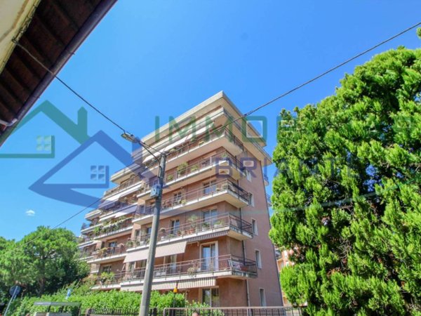 appartamento in vendita a Gallarate in zona Sciarè