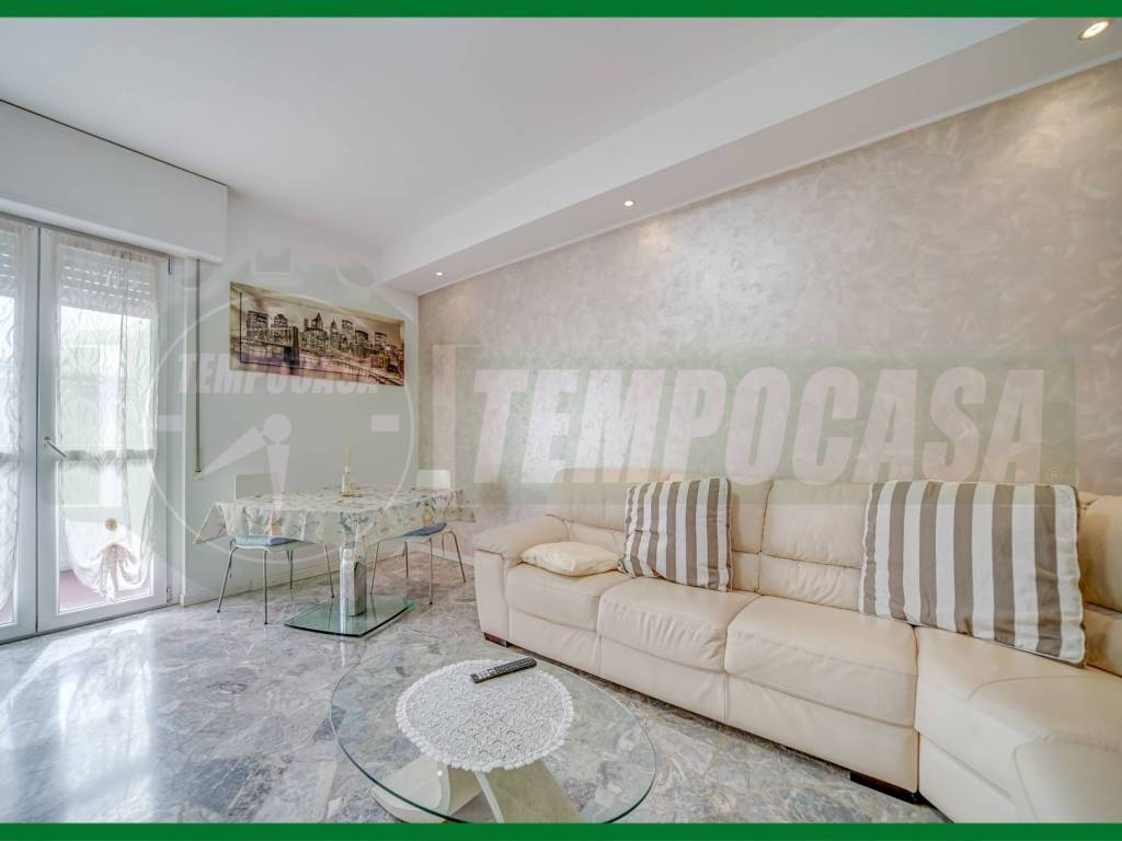 appartamento in vendita a Gallarate in zona Madonna in Campagna