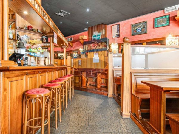 negozio in vendita a Gallarate in zona Sciarè