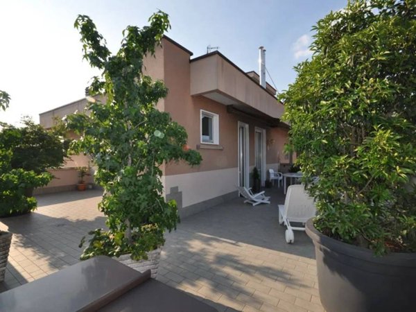 appartamento in vendita a Gallarate in zona Arnate
