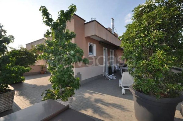appartamento in vendita a Gallarate in zona Arnate