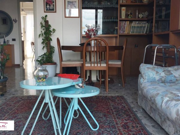 appartamento in vendita a Gallarate in zona Sciarè