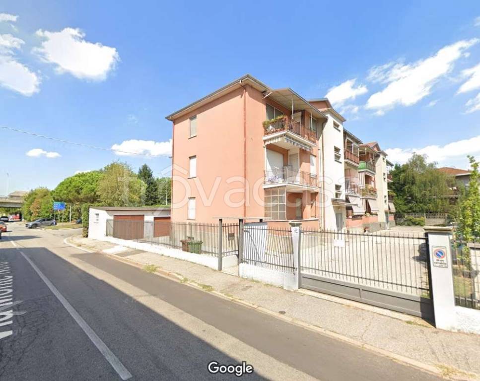 appartamento in vendita a Gallarate in zona Sciarè