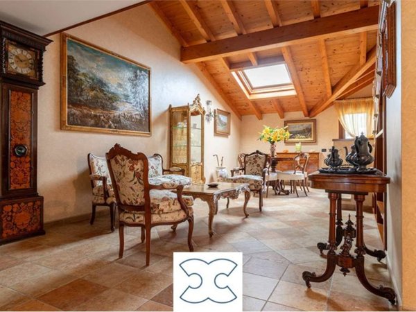 appartamento in vendita a Gallarate in zona Crenna