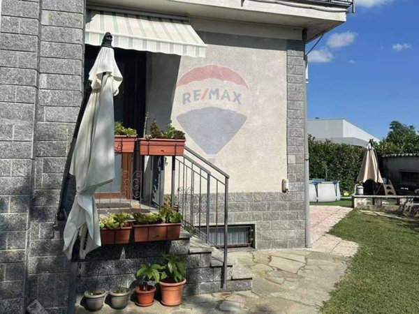 appartamento in vendita a Gallarate in zona Arnate