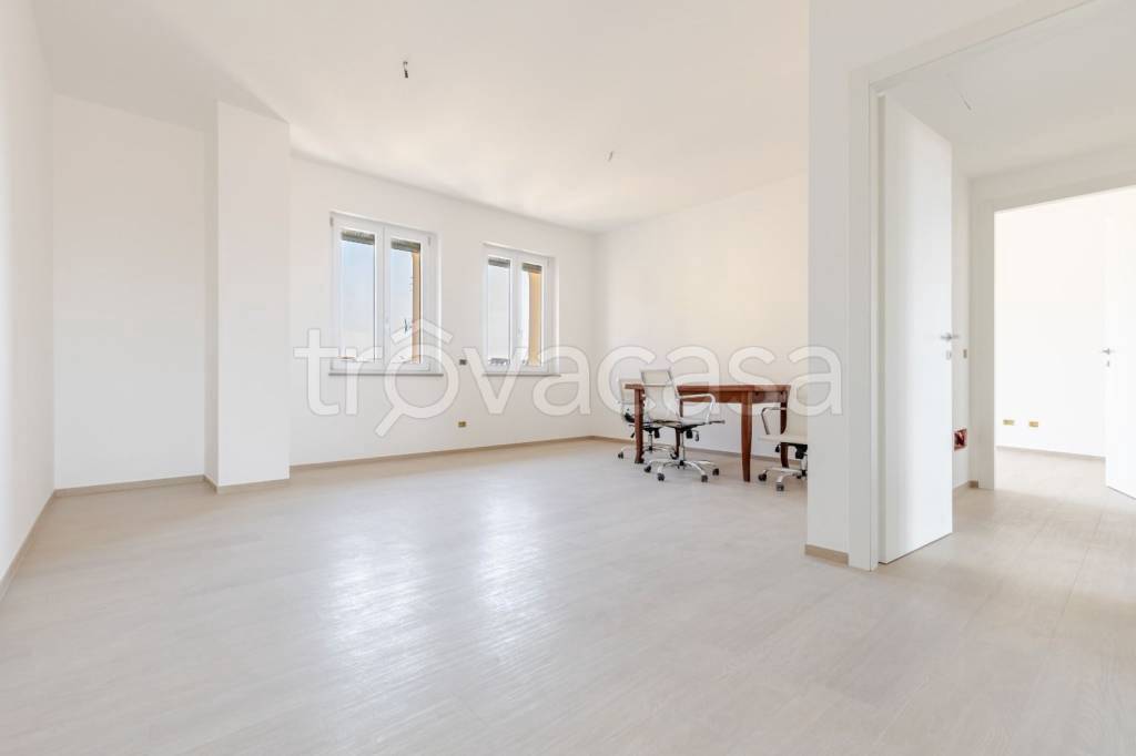 appartamento in vendita a Gallarate in zona Arnate