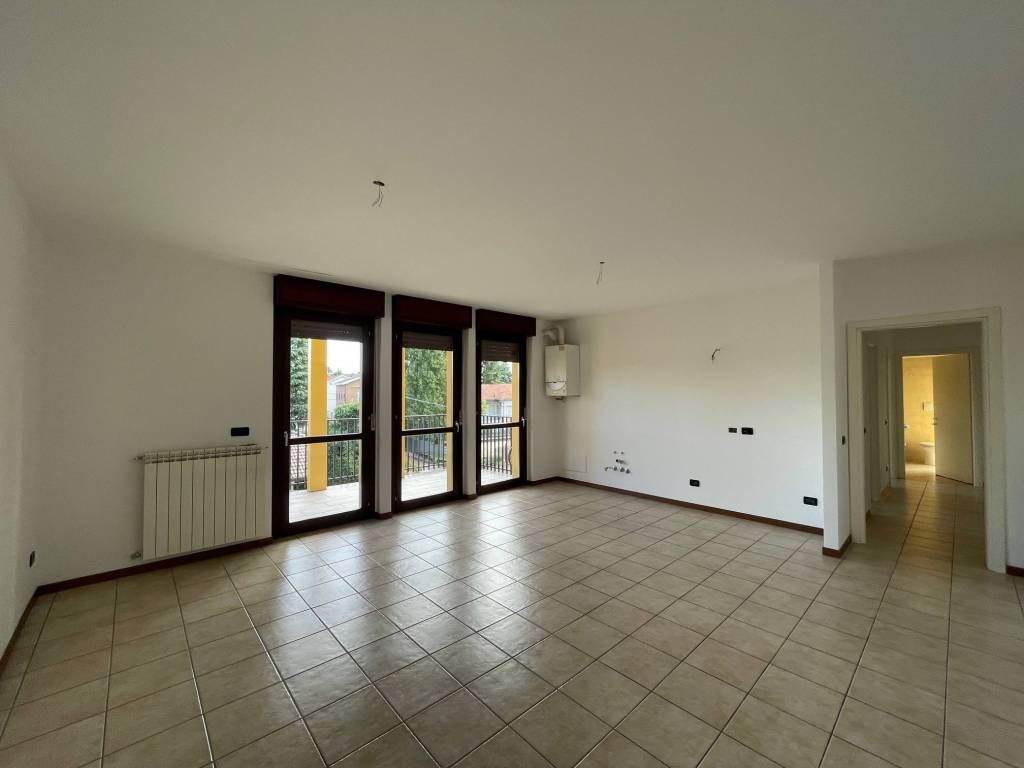 appartamento in vendita a Gallarate in zona Sciarè
