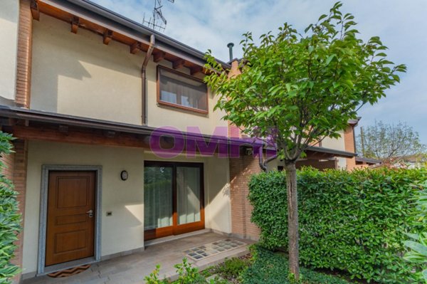 casa indipendente in vendita a Gallarate