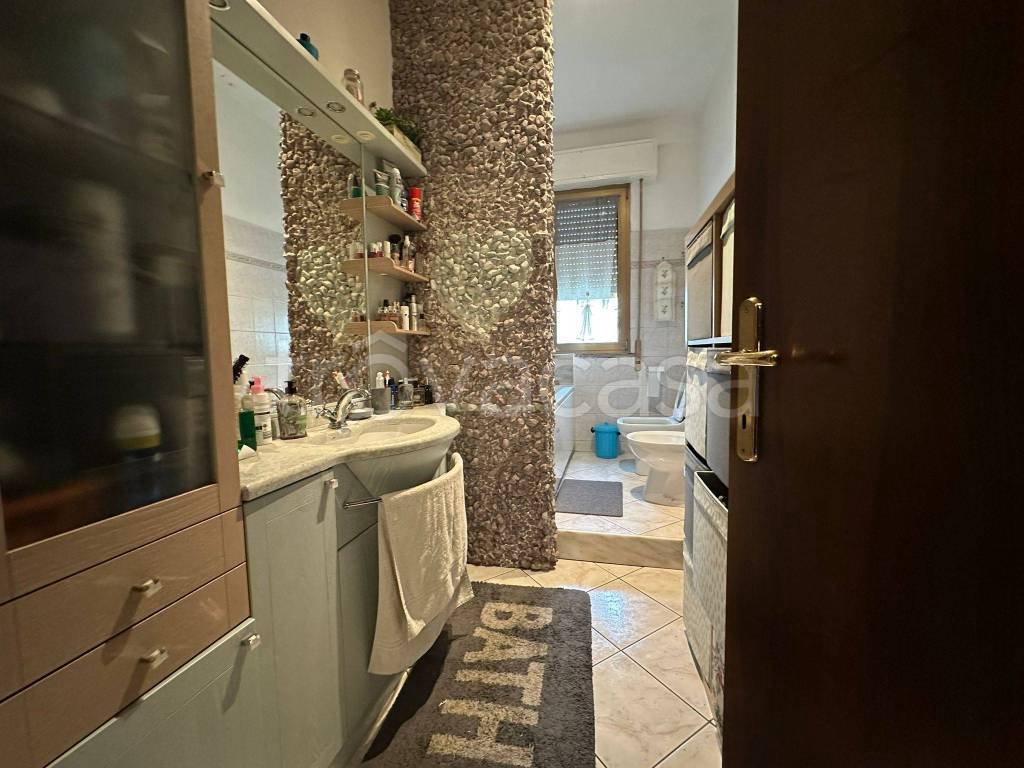 appartamento in vendita a Gallarate in zona Arnate