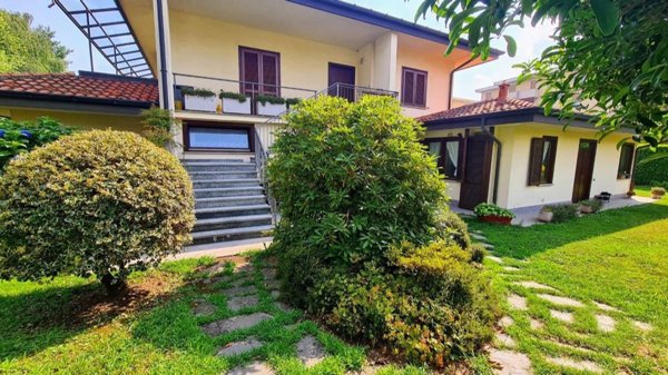 casa indipendente in vendita a Gallarate in zona Ronchi
