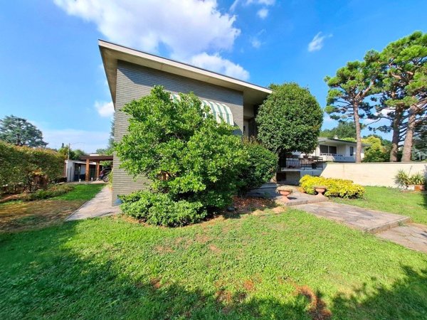 casa indipendente in vendita a Gallarate