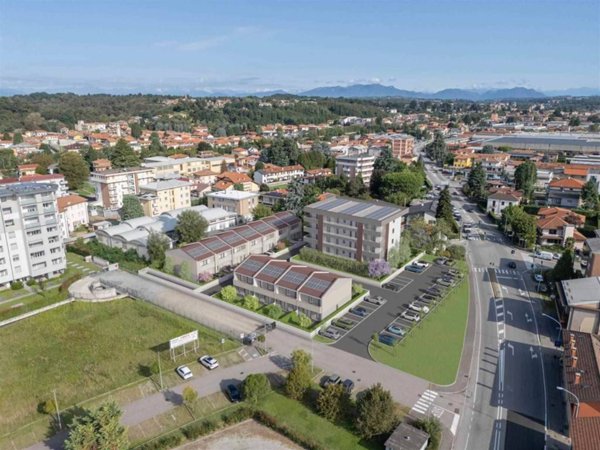 casa indipendente in vendita a Gallarate in zona Cascinetta