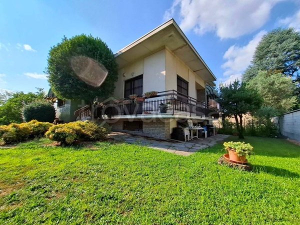 casa indipendente in vendita a Gallarate
