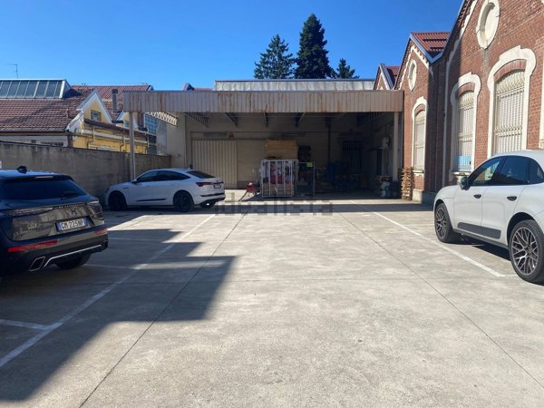 capannone in vendita a Gallarate