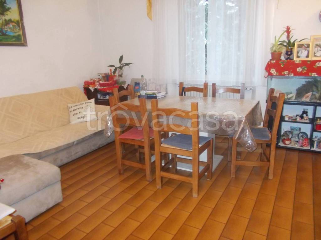 appartamento in vendita a Gallarate in zona Madonna in Campagna