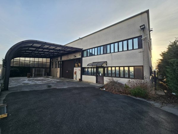 locale di sgombero in vendita a Gallarate in zona Sciarè