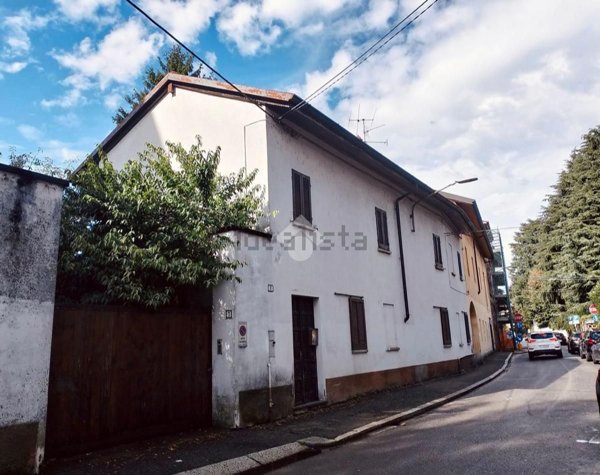 casa indipendente in vendita a Gallarate