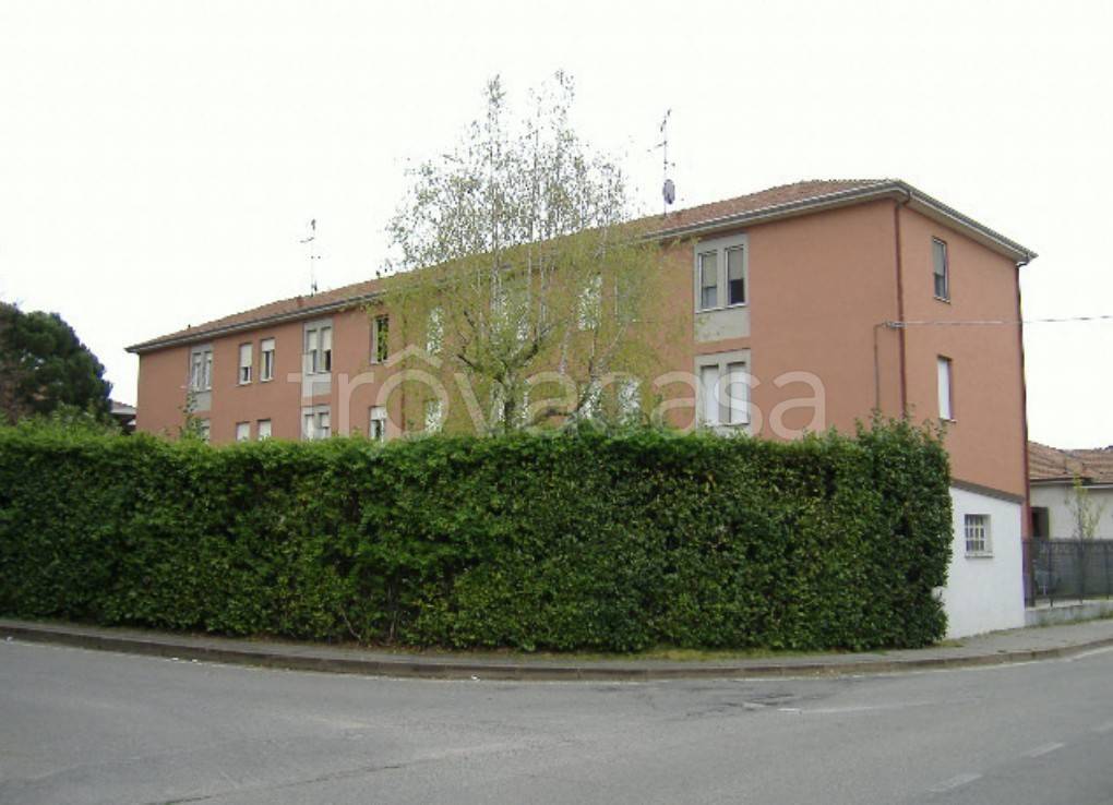 appartamento in vendita a Gallarate in zona Sciarè