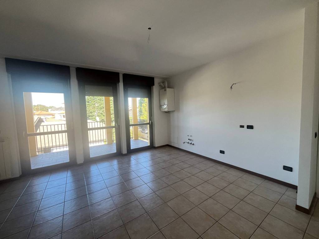 appartamento in vendita a Gallarate in zona Sciarè