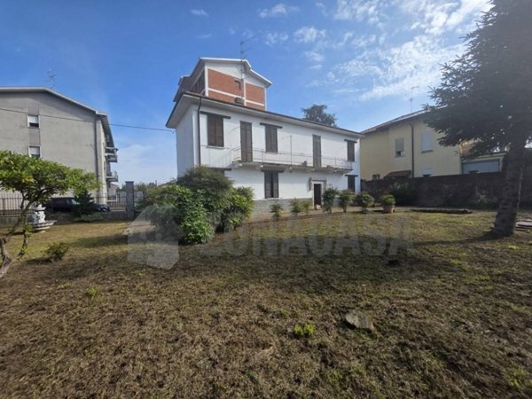 casa indipendente in vendita a Gallarate in zona Cascinetta