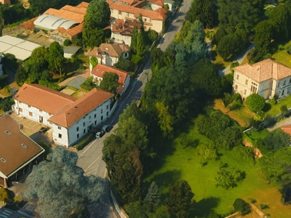 negozio in vendita a Gallarate in zona Crenna