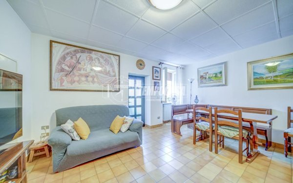 appartamento in vendita a Gallarate in zona Crenna