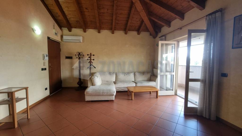 appartamento in vendita a Gallarate in zona Cascinetta