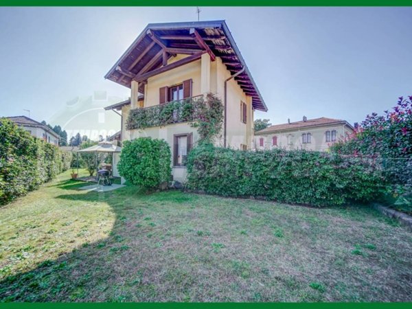 casa indipendente in vendita a Gallarate
