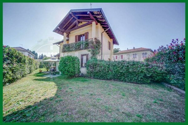 casa indipendente in vendita a Gallarate