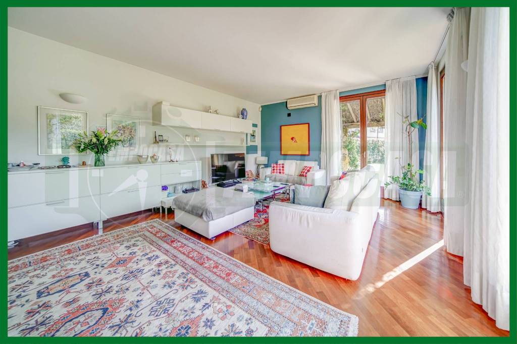 casa indipendente in vendita a Gallarate