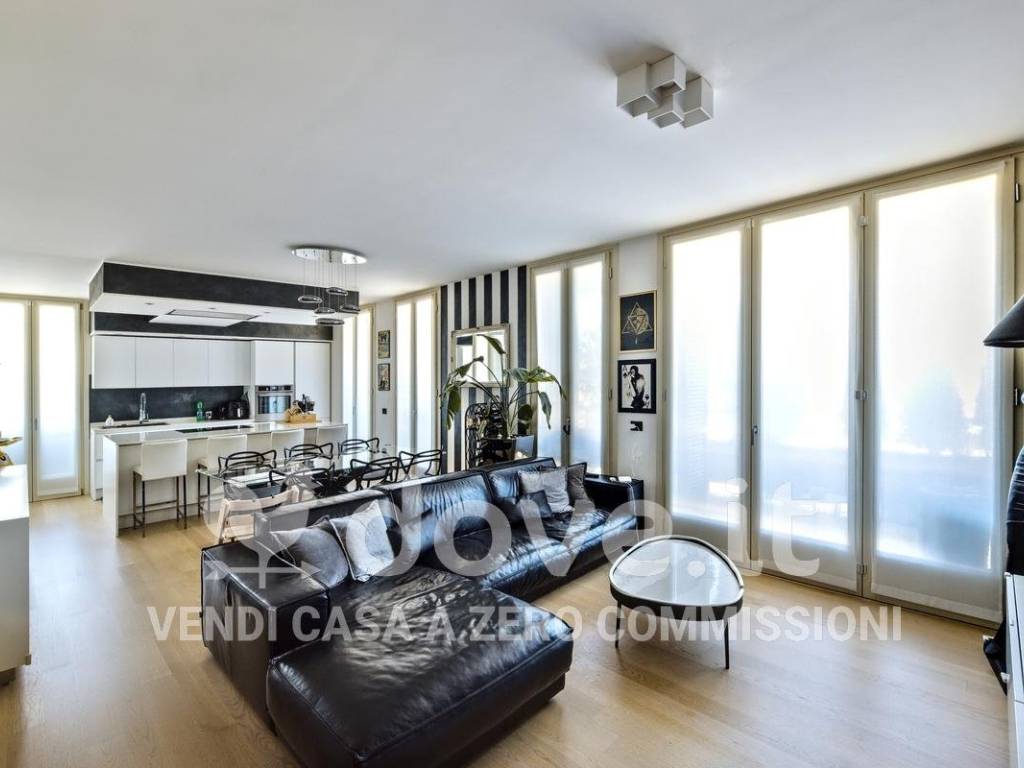 appartamento in vendita a Gallarate in zona Crenna