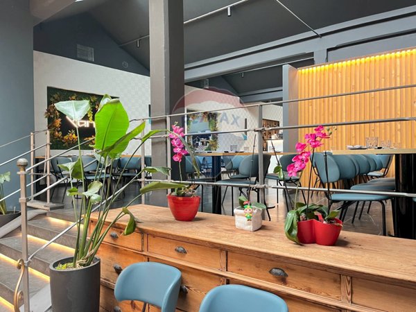 locale commerciale in vendita a Gallarate