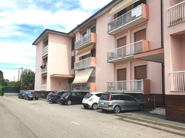 appartamento in vendita a Gallarate in zona Arnate