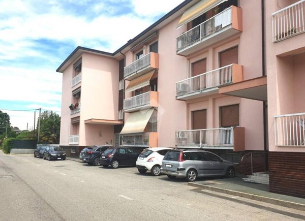 appartamento in vendita a Gallarate in zona Arnate