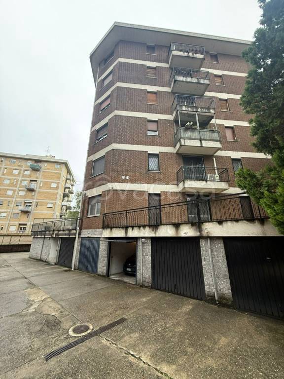 appartamento in vendita a Gallarate in zona Arnate