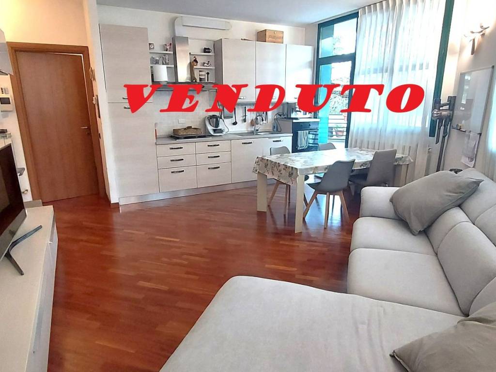 appartamento in vendita a Gallarate in zona Cascinetta