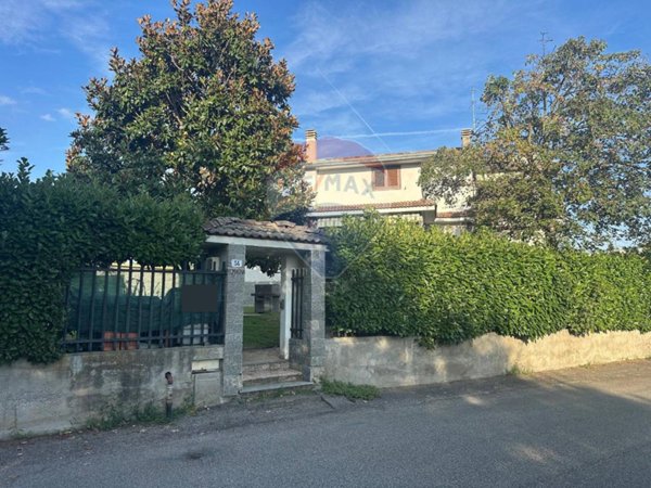 appartamento in vendita a Gallarate in zona Arnate