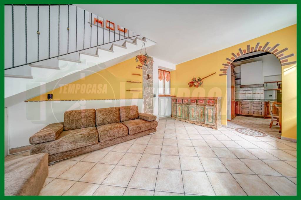 appartamento in vendita a Gallarate in zona Moriggia