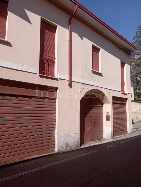 casa indipendente in vendita a Gallarate in zona Crenna