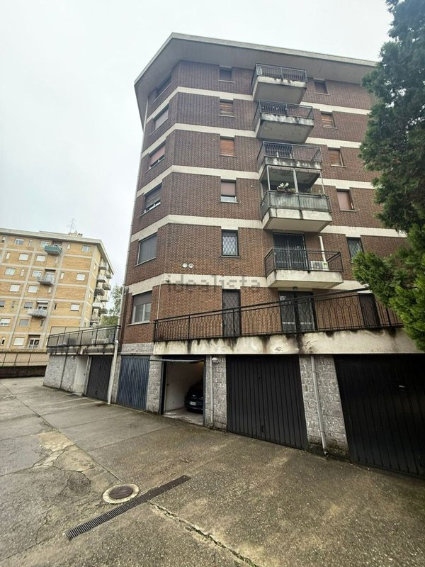 appartamento in vendita a Gallarate in zona Arnate