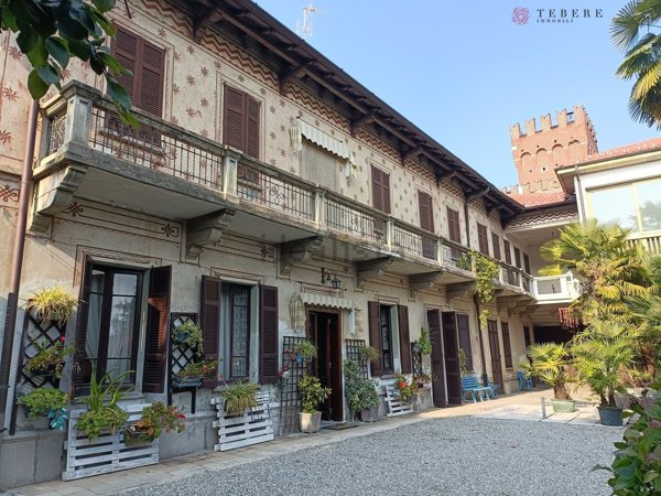 casa indipendente in vendita a Gallarate in zona Crenna