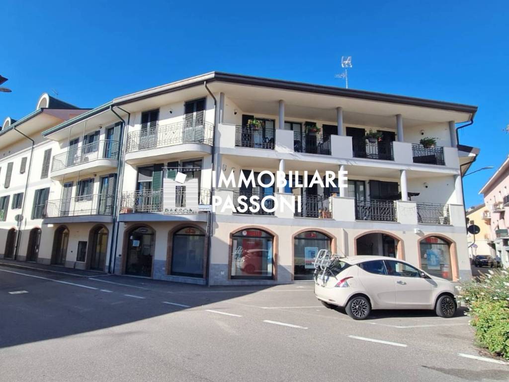 appartamento in vendita a Gallarate in zona Arnate