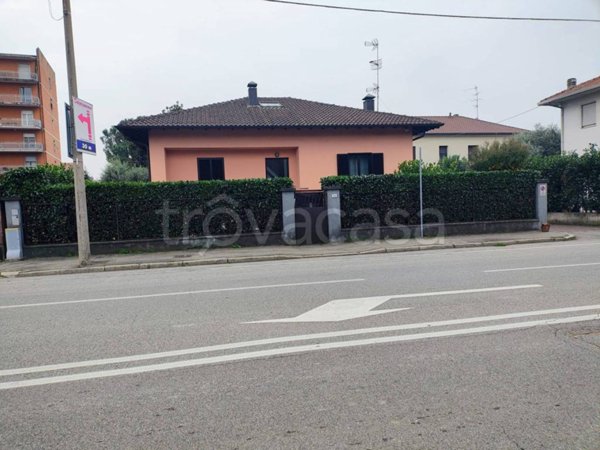 casa indipendente in vendita a Gallarate in zona Madonna in Campagna