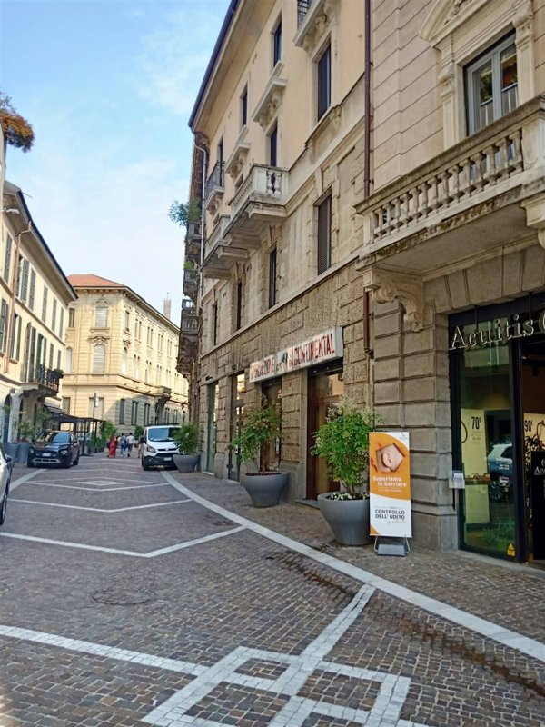 negozio in vendita a Gallarate