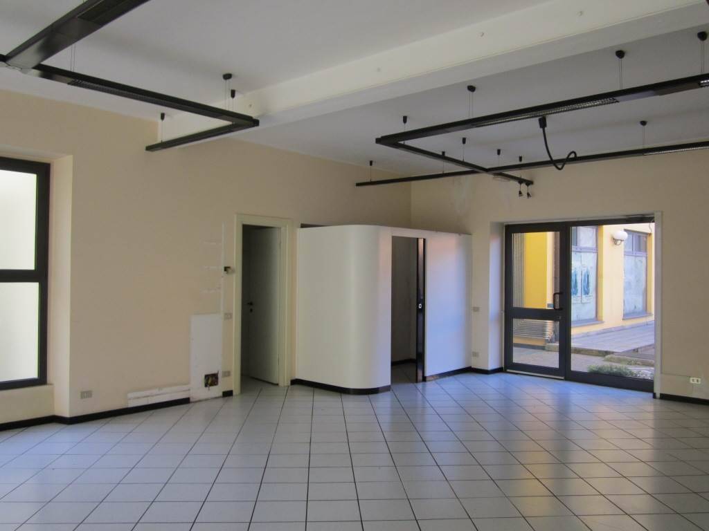 negozio in vendita a Gallarate
