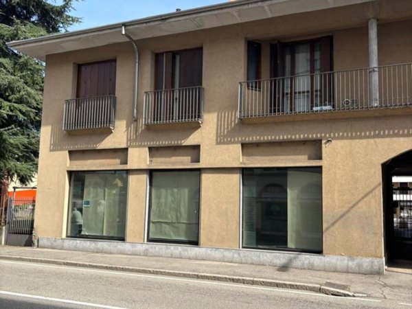 negozio in vendita a Gallarate in zona Arnate