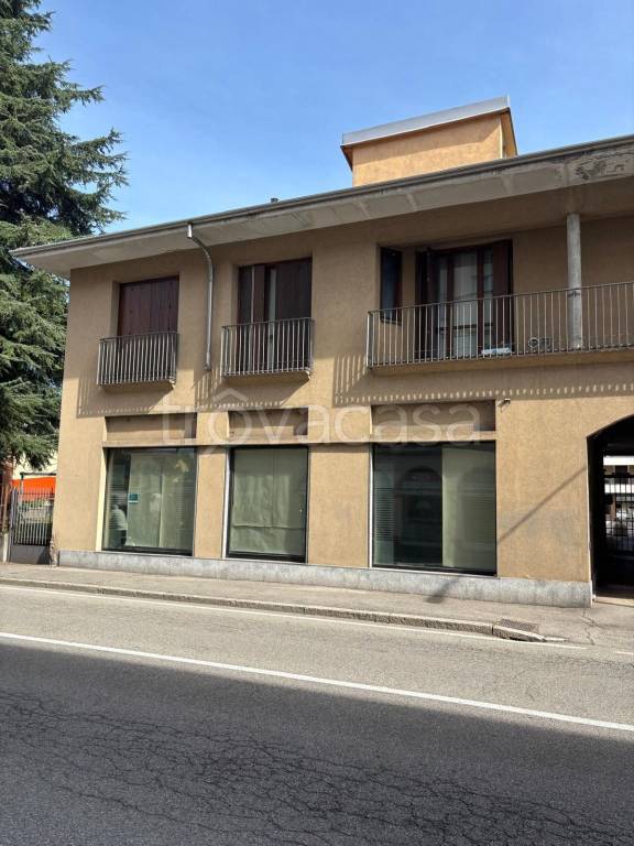 negozio in vendita a Gallarate in zona Arnate