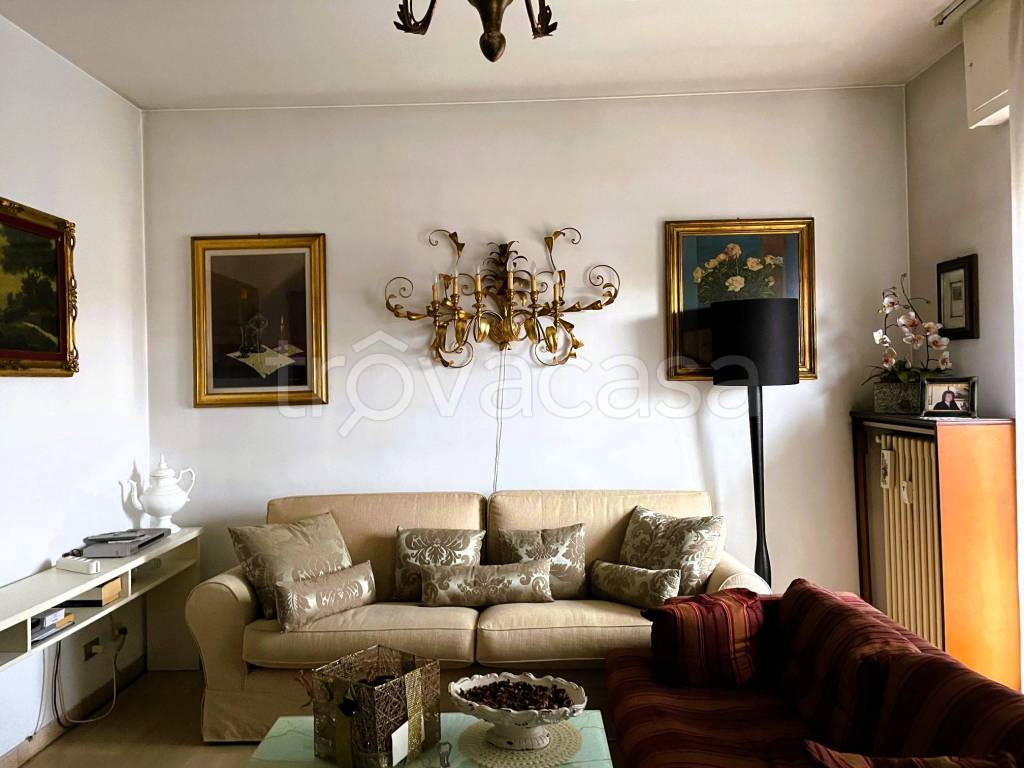 appartamento in vendita a Gallarate in zona Madonna in Campagna