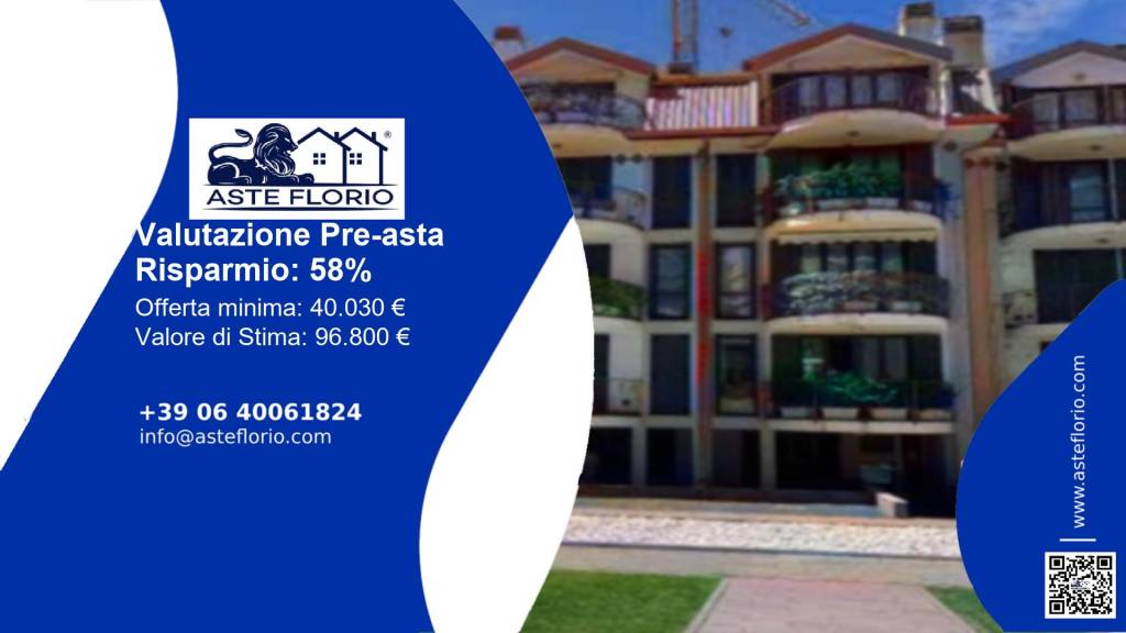 locale commerciale in vendita a Gallarate in zona Sciarè